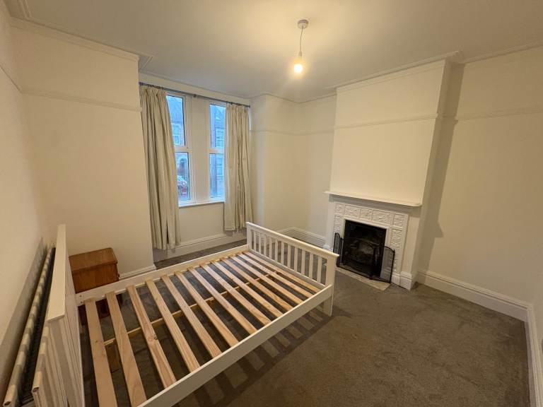 4 bedroom house in 4 Bedroom House – Birkbeck Road, Enfield, EN2