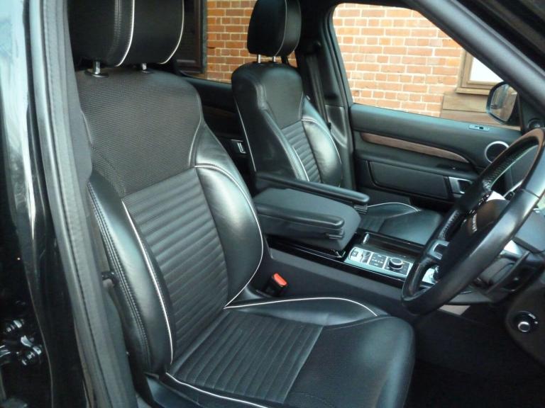 2019 Land Rover Discovery 3.0 SD V6 HSE Auto 4WD Euro 6 (s/s) 5dr ESTATE Diesel Automatic