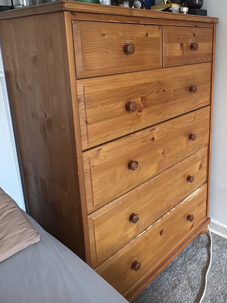 Solid wood - high chest of drawers 