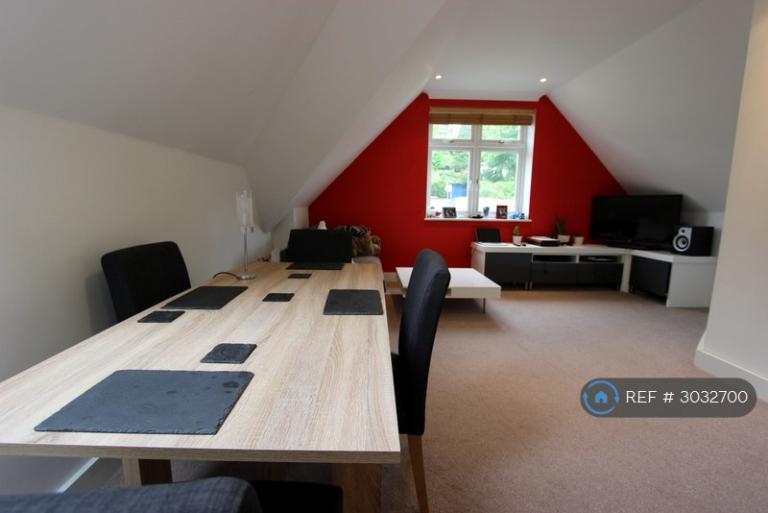 1 bedroom flat in Brighton Road, Purley, CR8 (1 bed) (#3032700)