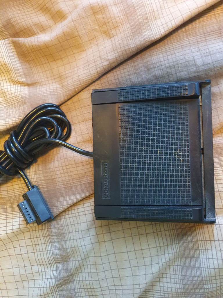 Vintage Dictaphones ( NOT FREE+UNTESTED)