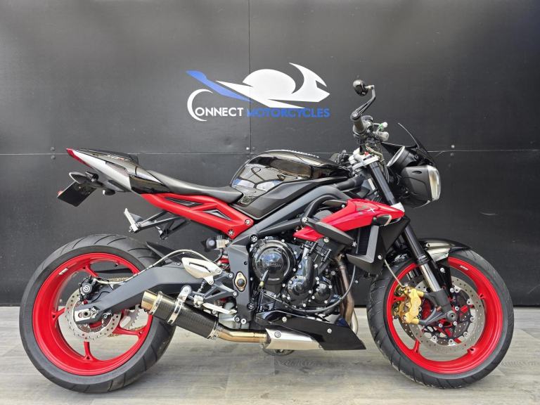 TRIUMPH STREET TRIPLE RX 2016 VERY LOW MILEAGE HPI CLEAR