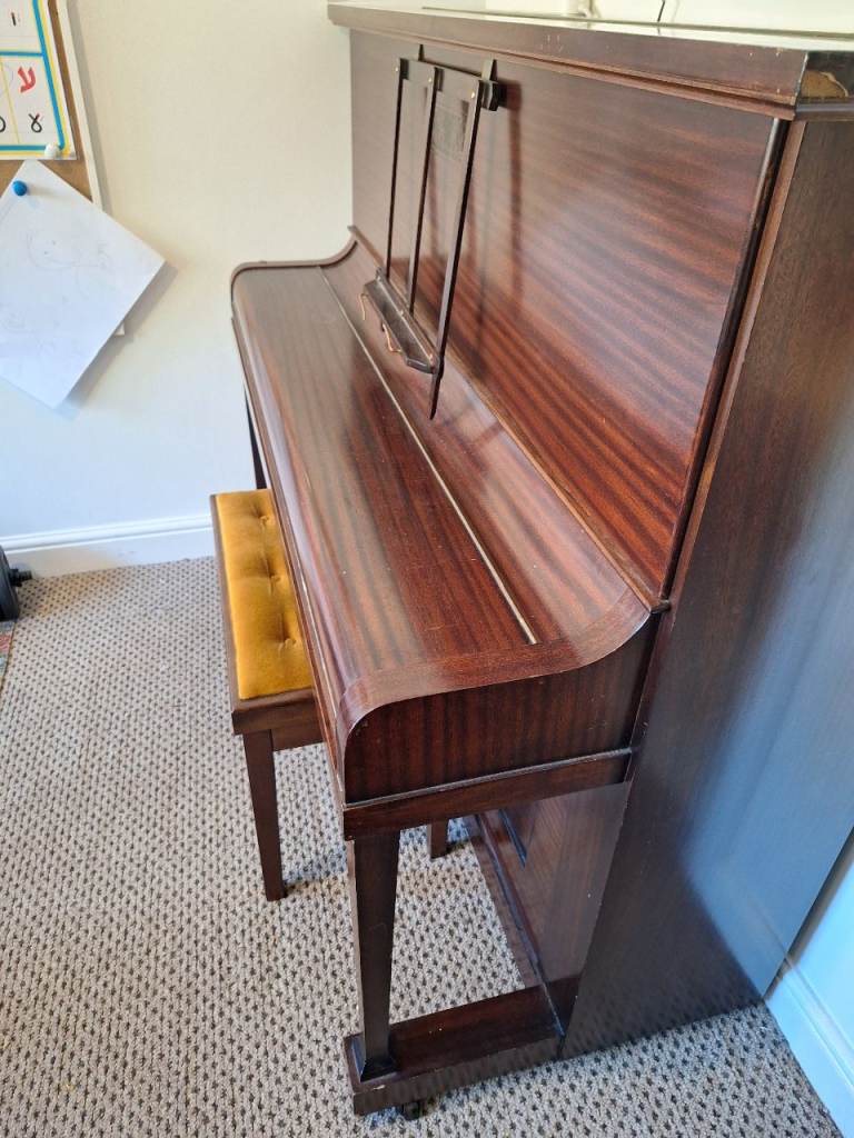Upright Piano with Bench – Good Condition, Dark Wood Finish