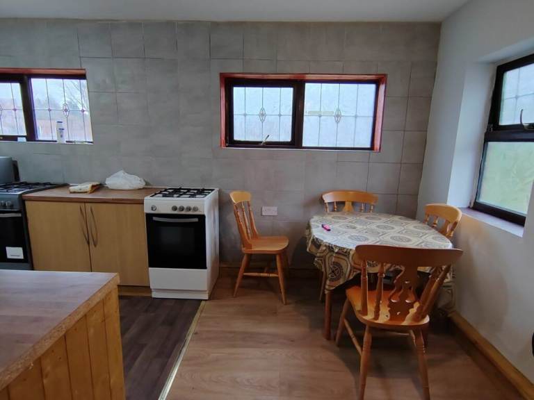 SELECTION OF ROOMS HARLESDEN ROAD WILLESDEN NW10  