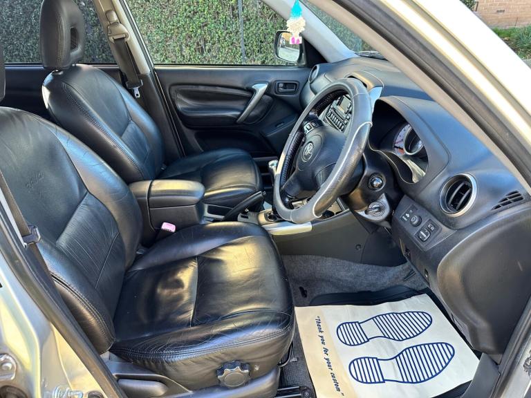 2005 Toyota RAV4 2.0 XT3 5dr ESTATE Petrol Manual