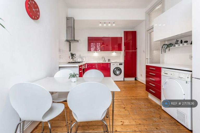 2 bedroom flat in Dalmeny Street, Edinburgh, EH6 (2 bed) (#2717836)