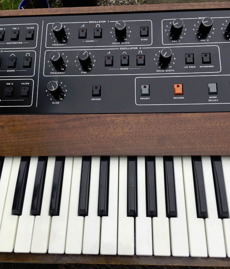 Sequential Circuits Prophet 5 rev2 + MIDI + Manual (1979)