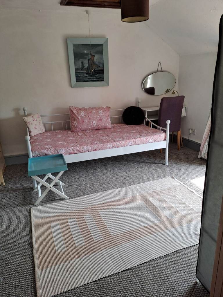 Large 4m x 4m furnished room with its own kitchen facilities to rent in rural farmhouse