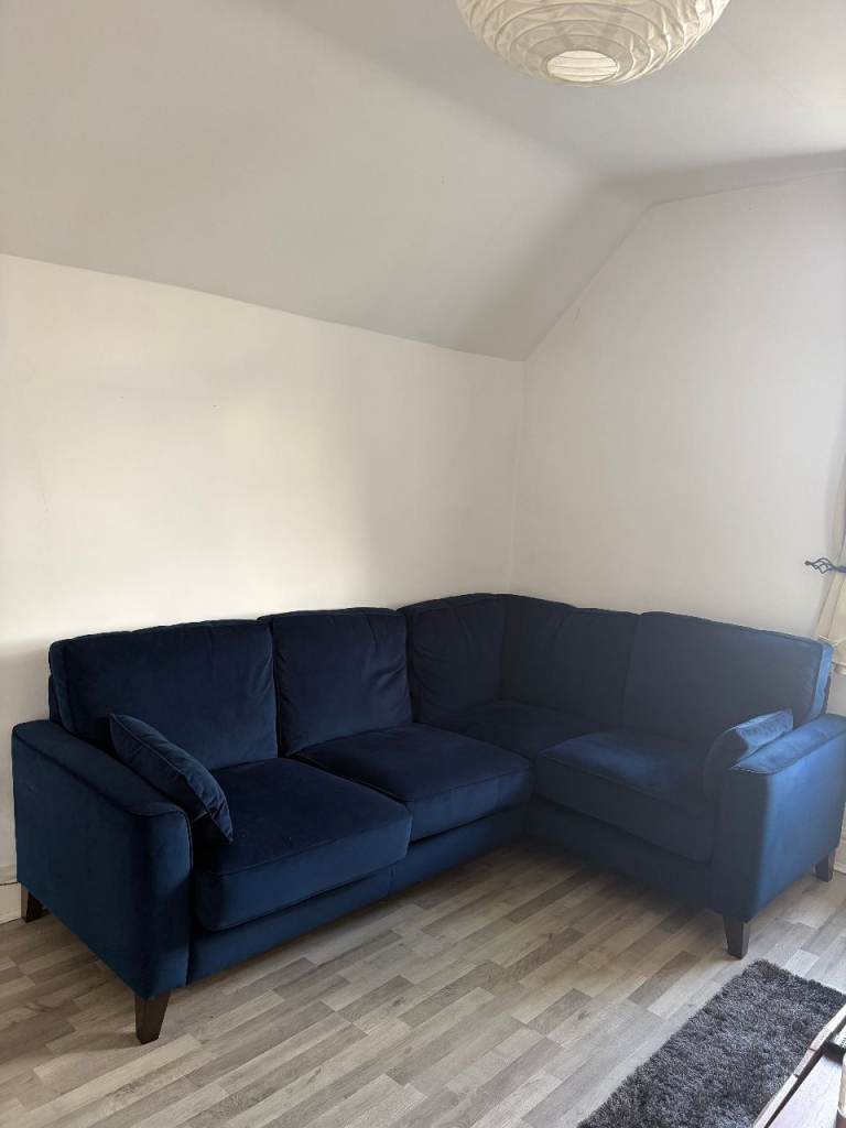 £400 o.n.o - Furniture Village Navy Fabric Corner Sofa – Less than a year old