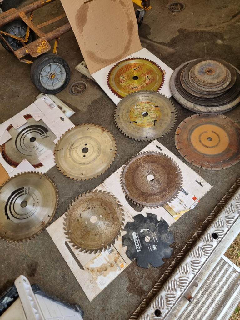 Job Lot of Circular Saw Blades and Grinding Discs