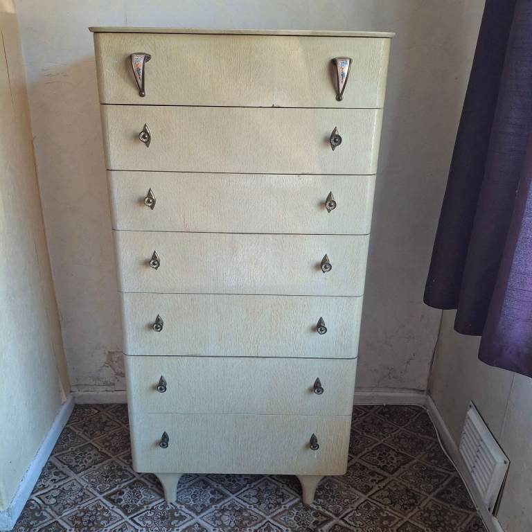 Cream Wooden Chest of Drawers - Good Condition