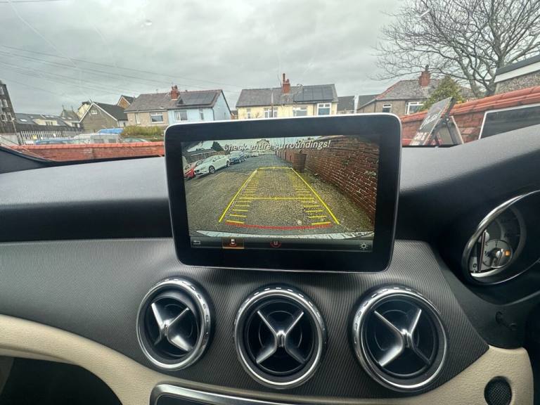 2015 Mercedes-Benz GLA GLA 200d Sport 5dr Auto ESTATE DIESEL Automatic