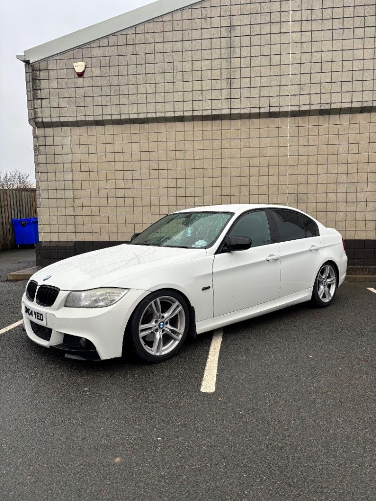 BMW, 3 SERIES, Saloon, 2011, Manual, 1995 (cc), 4 doors