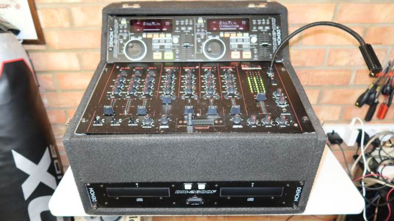 Denon DN-2600F Controllers/Dual CD Players + Kam MobilePro Mixer