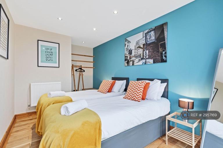 3 bedroom house in Marine Terrace Mews, Brighton, BN2 (3 bed) (#2957169)