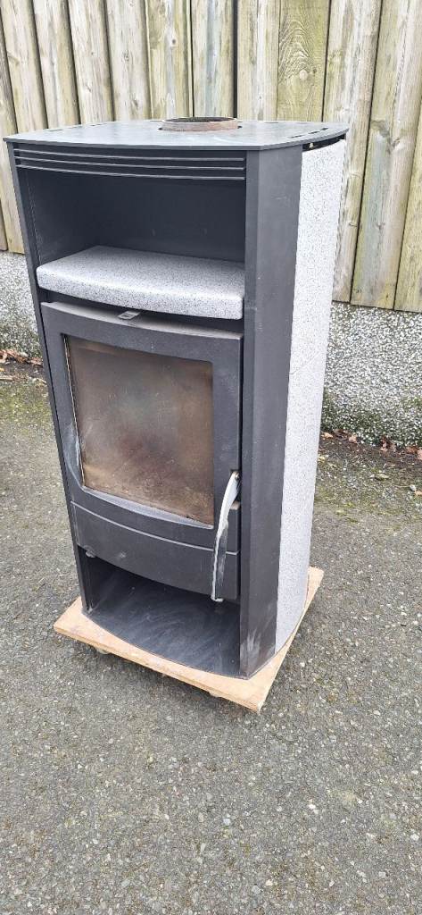 Wood burning stove 