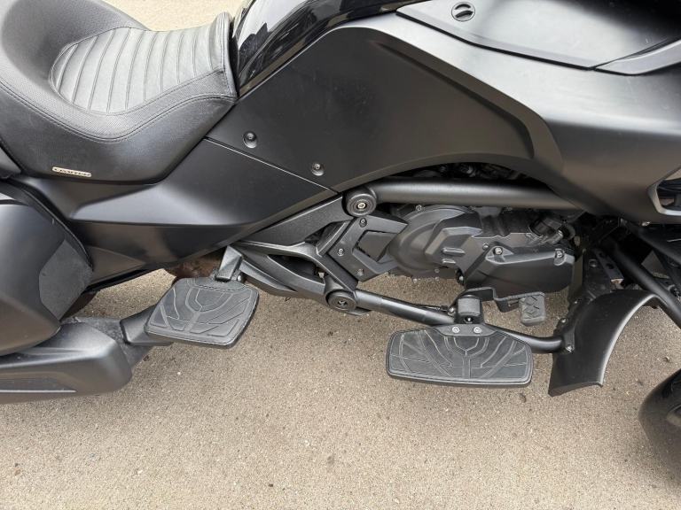 2022 Can-Am Spyder F3 Limited 1330cc 6 speed semi automatic trike