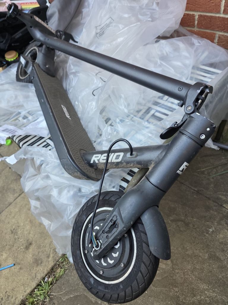 REID Electric Scooter – Good Condition, Grey collection only 