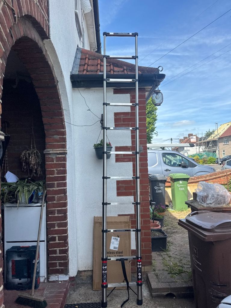 3.2M TELESCOPIC LADDER 10.5ft BRAND NEW 