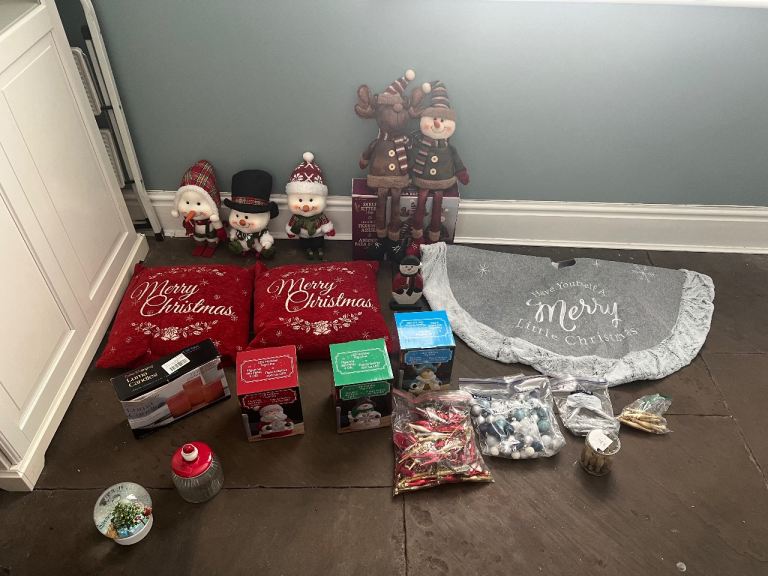 Large Christmas Decoration Bundle – Snowmen, Reindeer, Cushions & More