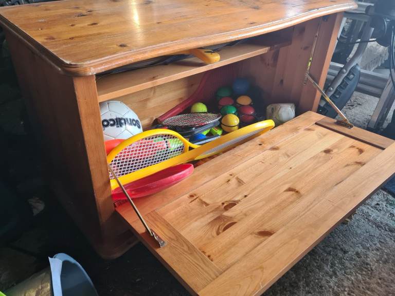Wooden Storage Unit / Toy Box – Good Condition