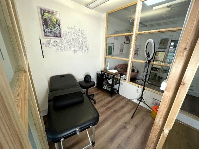 Beauty Room | Office | Creative Space | Workspace | Commercial Unit | to Rent In Hackney Central E8