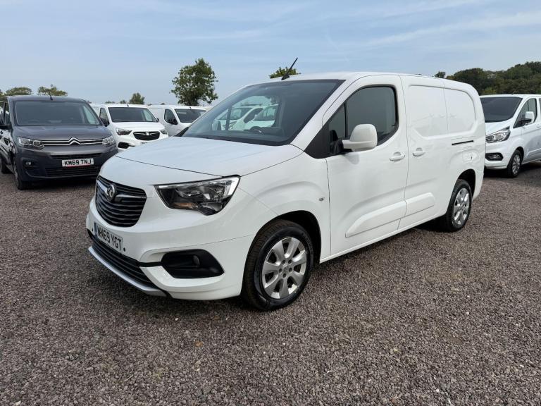 2020 Vauxhall Combo 2300 1.5 Turbo D 100ps H1 LE NAV Van PANEL VAN DIESEL Manual
