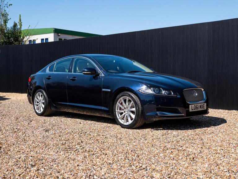 2012 Jaguar XF 2.2d Premium Luxury Saloon 4dr Diesel Auto Euro 5 (s/s) (190 ps) SALOON Diesel Aut...