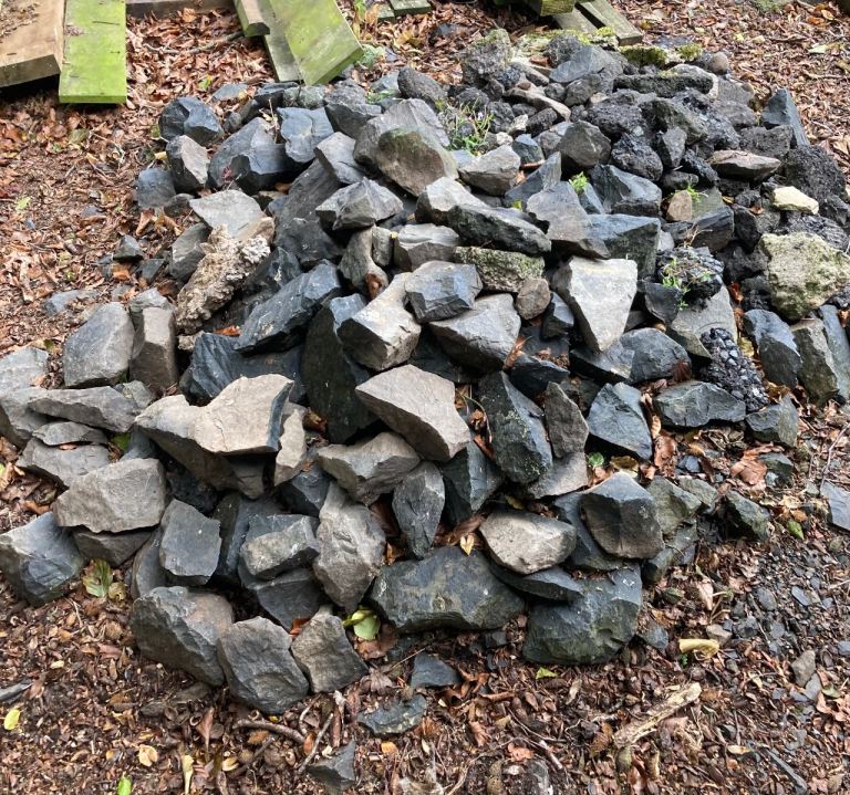 Pile of bottoming stones