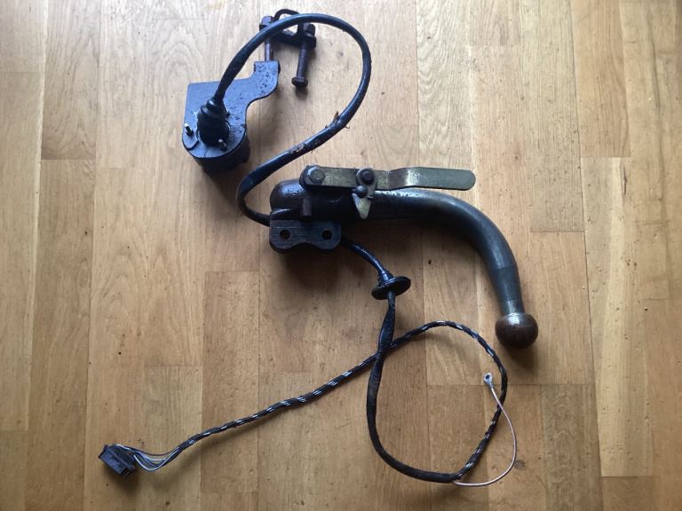 Astra TwinTop Removable tow bar section from a 2007 Design