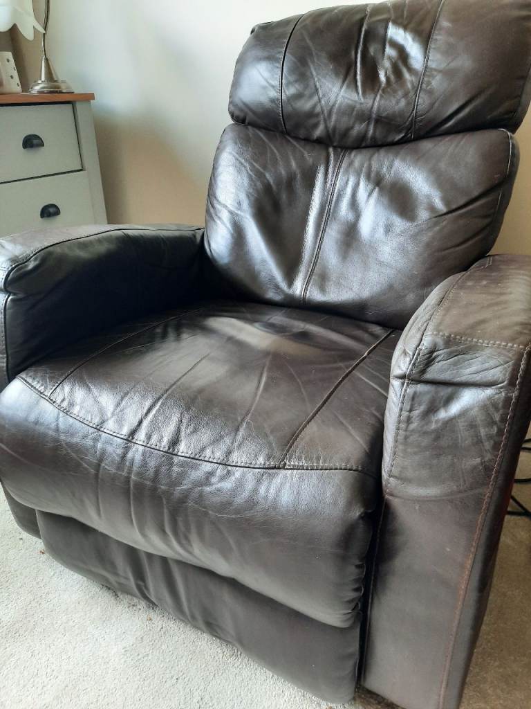Good Condition Brown Leather Electric Recliner Armchair