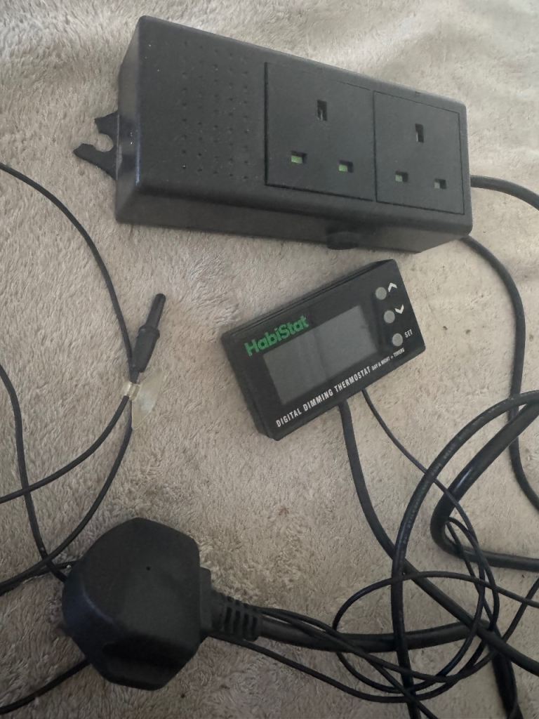 Habistat Digital Dimming Thermostat Day/night Timer