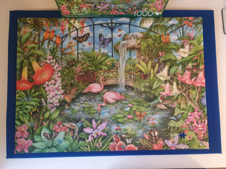 Tropical 1000 piece jigsaw puzzle. 