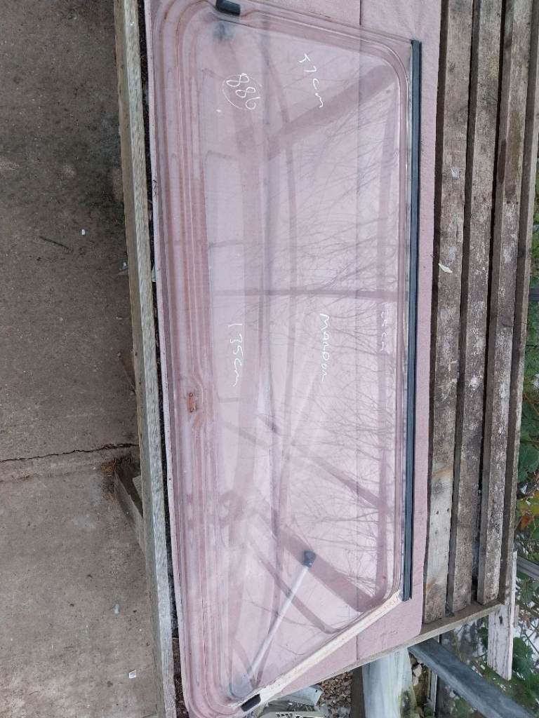 Caravan window 125 x 57cm Mardon 