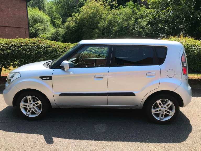 KIA SOUL 1.6 CRDI DIESEL MOT 9 MONTHS WITH SERVICE HISTORY CHEAP TAX RELIABLE SPACIOUS CAR