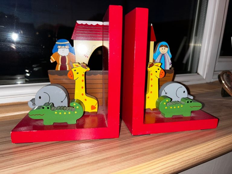 Noah’s Ark Woodrn Bookends