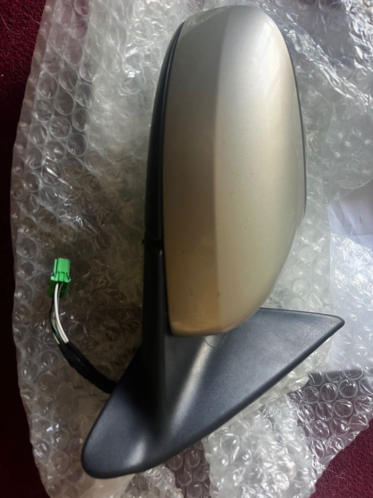 Genuine Volvo V70 Right Hand Side (RHS) Electric Door Mirror - Gold (Part: 31104012)