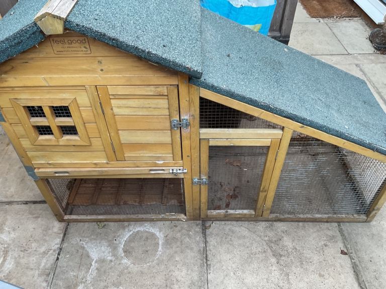 Rabbit run/ hutch