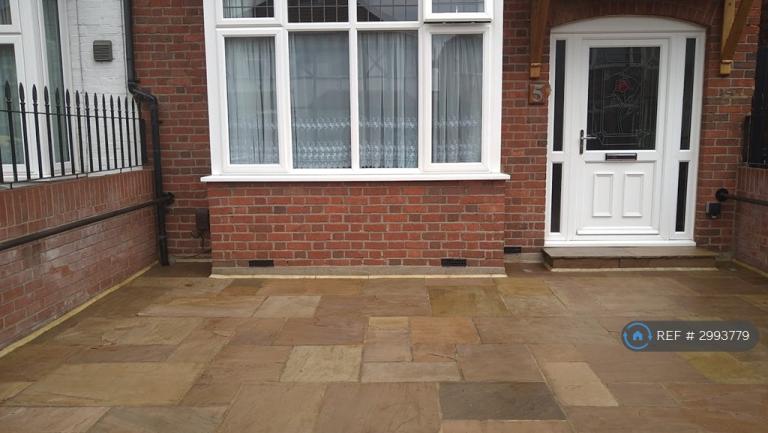 1 bedroom in Taunton Avenue, Hounslow, TW3 (#2993779)