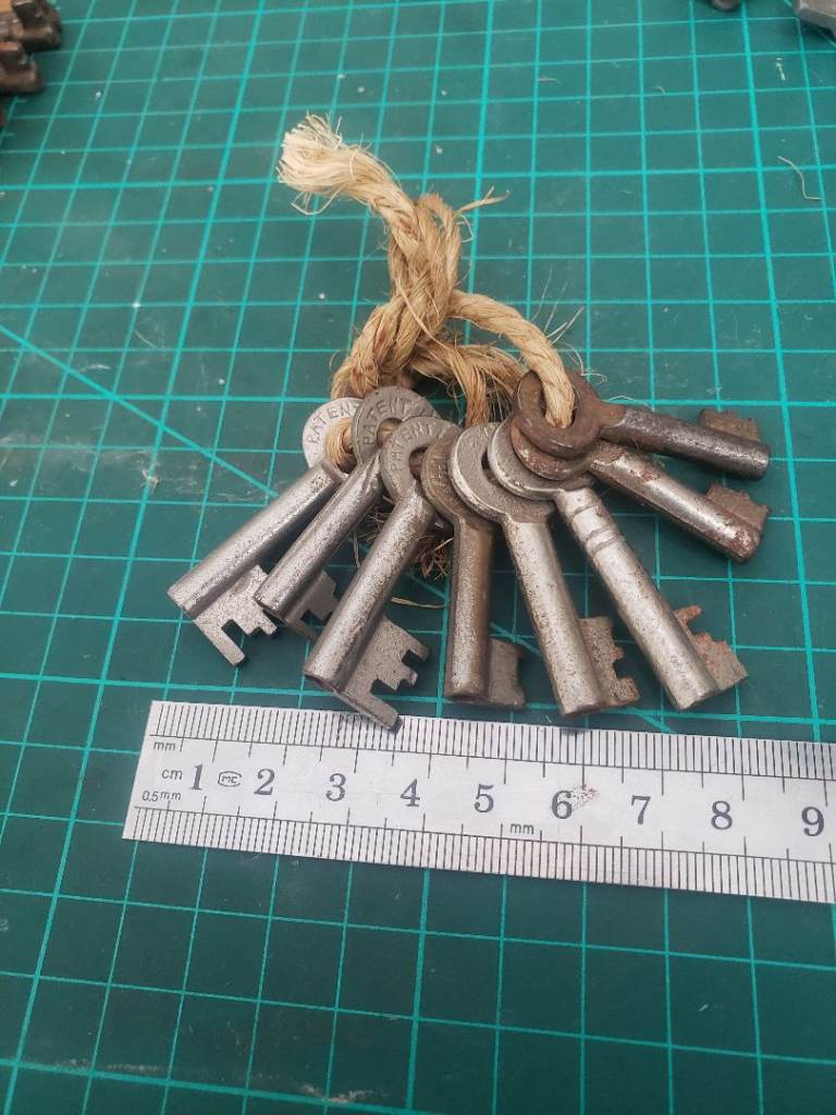 8 x Vintage Belfry hollow barrelled keys 