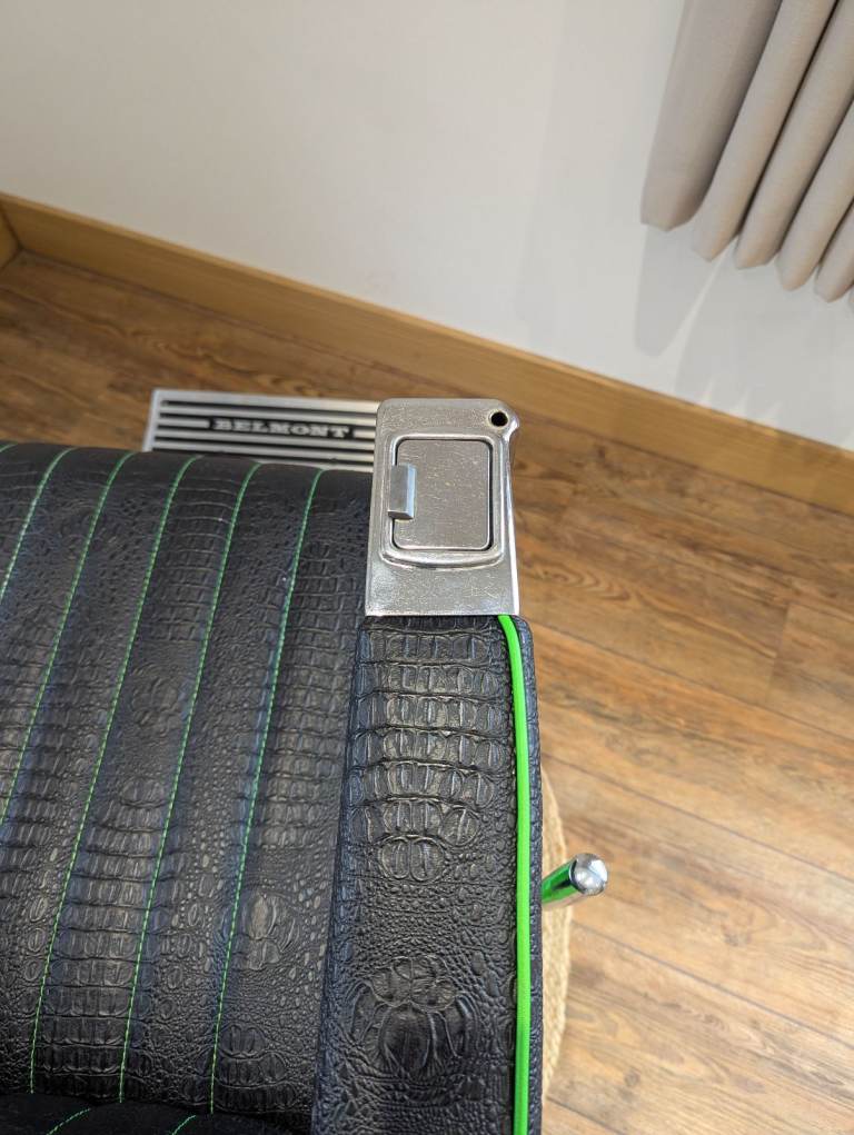 Takara Belmont Barber’s chair (retro 1960’s) Used 