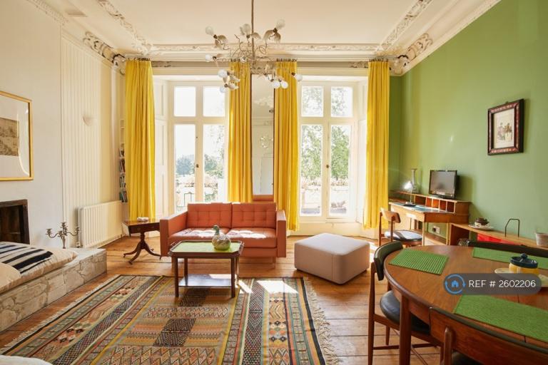 1 bedroom flat in Regents Park Road, London, NW1 (1 bed) (#2602206)