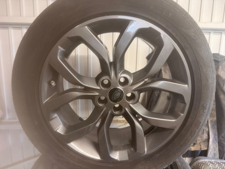 Land rover wheels 