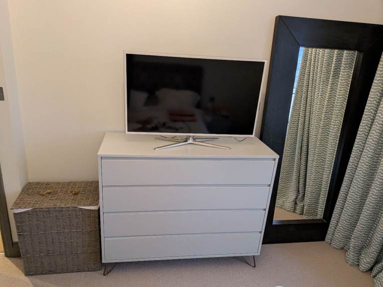 4 Drawer Dresser - Light grey