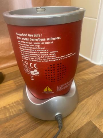 Motor base only ..NutriBullet NB-101B Blender – Red, Good