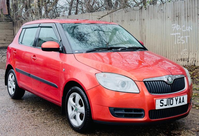 2010 Skoda Fabia 1.6 16V 2 5dr Tiptronic Auto Petrol 90,000 mileage FSH HATCHBACK Petrol Automatic