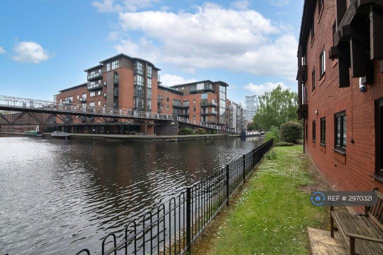 3 bedroom flat in Kings Court, Birmingham, B1 (3 bed) (#2970321)