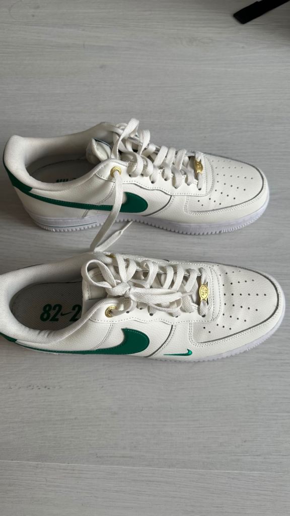 Brand New Nike Air Force 1 ‘07 Size 9.5 White and Green For Sale