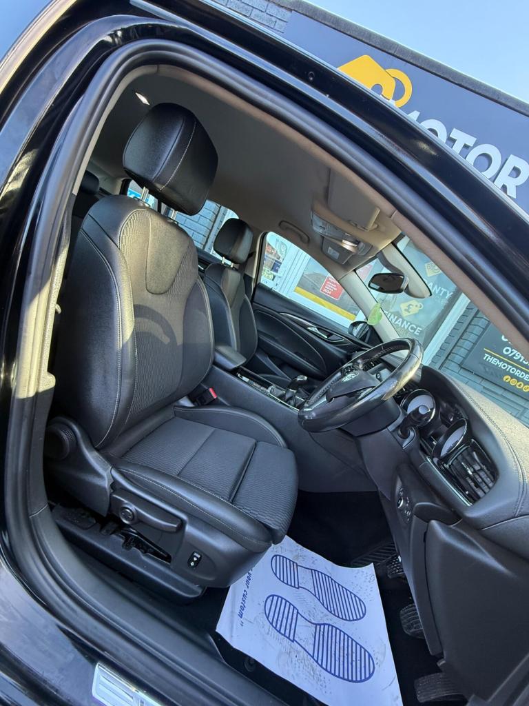 2019 Vauxhall Insignia 1.6 Turbo D ecoTec Tech Line Nav 5dr HATCHBACK DIESEL Manual
