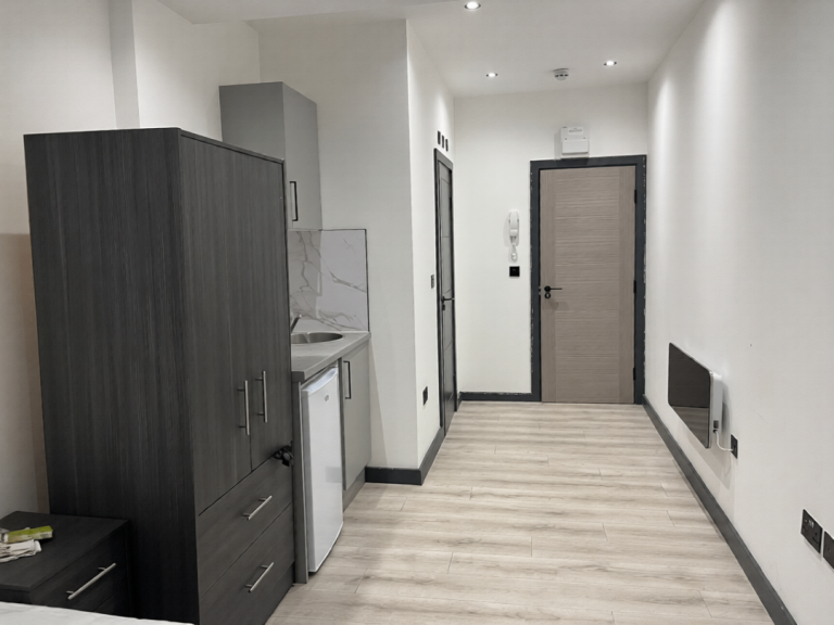 BENEFITS ACCEPTED - Studio Flat Available in Tooting Lambeth SW16